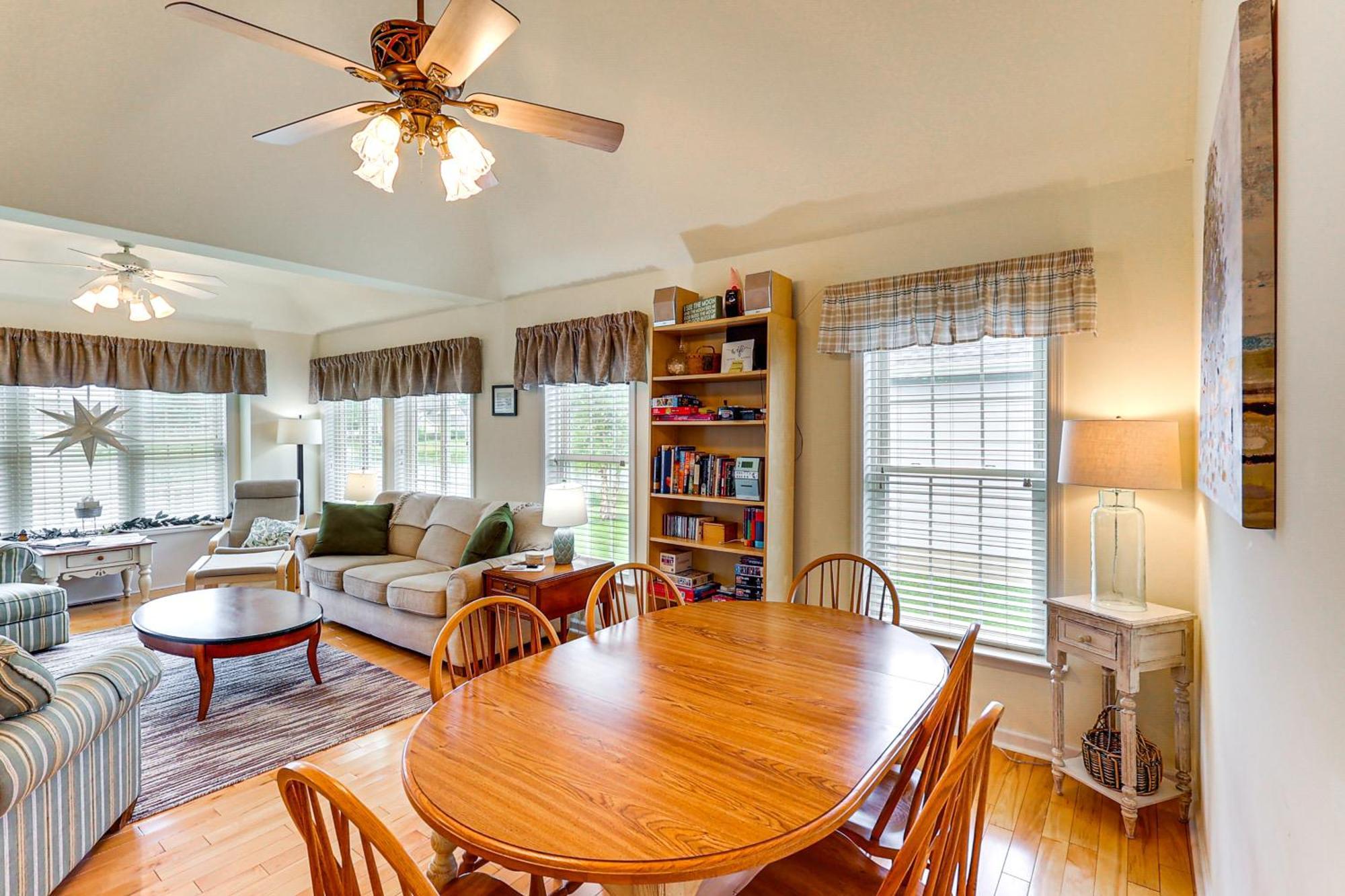 Sunny Lewes Home With Sunroom, Deck And Pond View Exterior photo